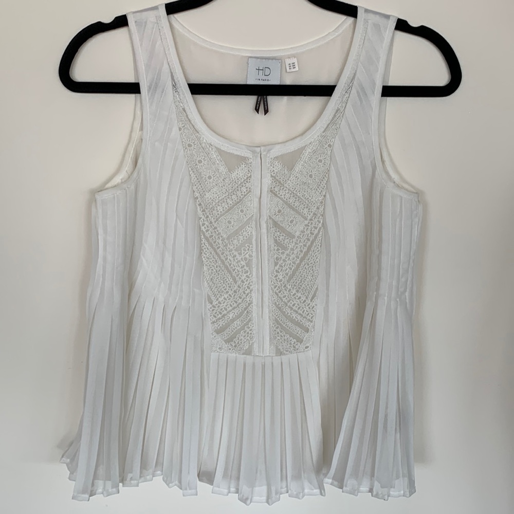 White Blouse. Size 2P. HD in Paris Anthropology